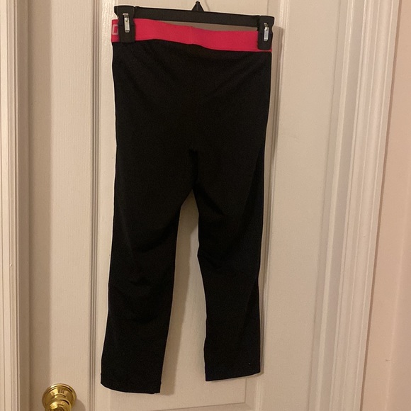 Nike Pro Dri Fit Capris Leggings Sz Small Blck New Without Tags - Picture 8 of 9